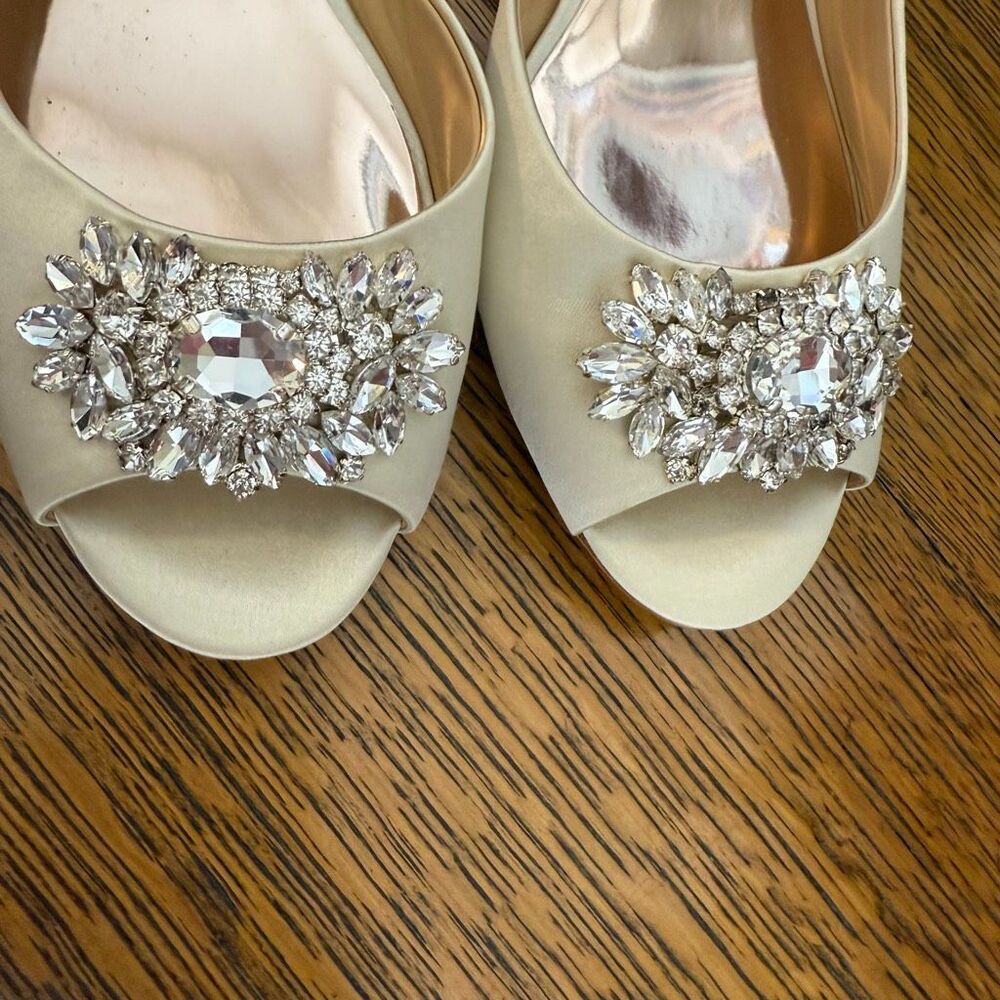 Badgley Mischka Cream Heels with Silver Embellishment - Picture 5 of 14